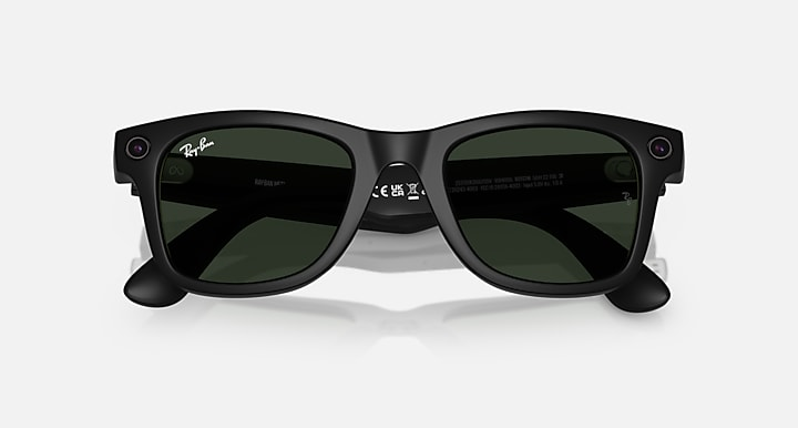 Picture of Ray-ban Meta Wayfarer - Clear / Graphite Green Transitions